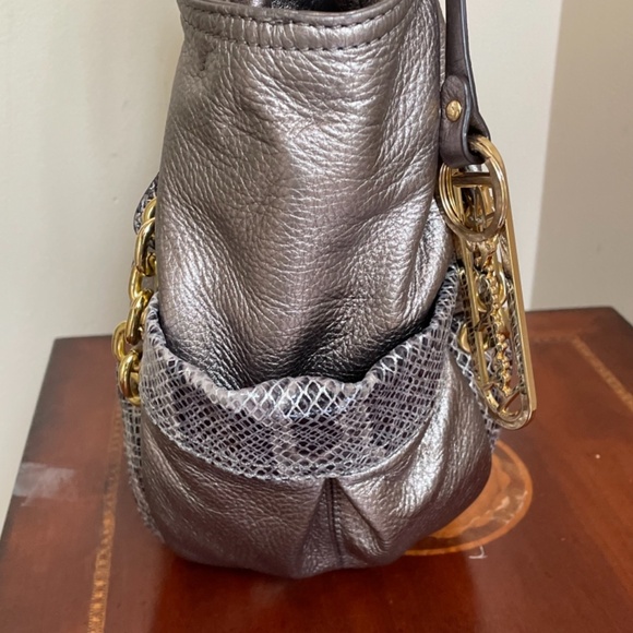 b. Makowsky Pewter Metallic Leather Shoulder Bag - Picture 11 of 14